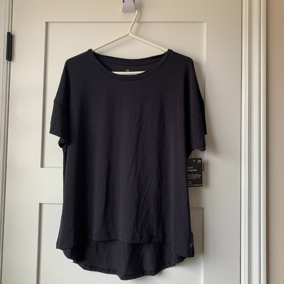 NWT Gap Fit Workout Top - Picture 4 of 4